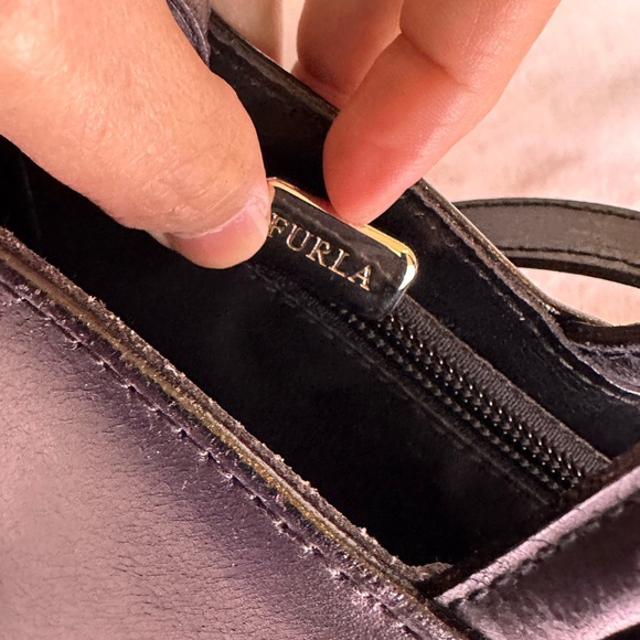 Authentic Furla 2 way Black leather crossbody/handbag. - Picture 12 of 16